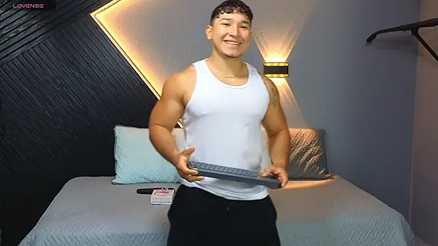 Horny nick18 online show from 02/12/26, 01:00