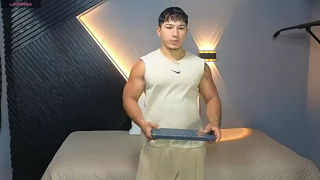 Snapshot of Horny_nick18 chatting on 03/04/26, 12:02 Horny nick18 online show from 03/04/26, 12:02