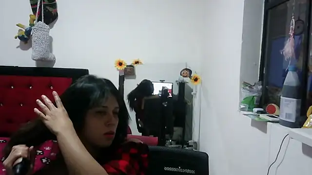 MiaRobertz  online show from 03/09/26, 07:50