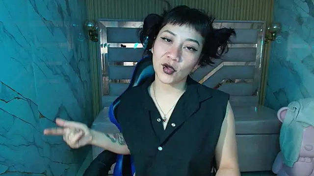 valentina r  online show from 04/12/26, 12:52