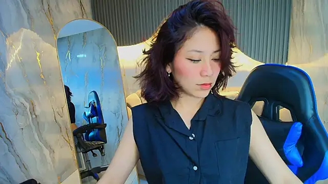 valentina r  online show from 11/29/25, 03:17