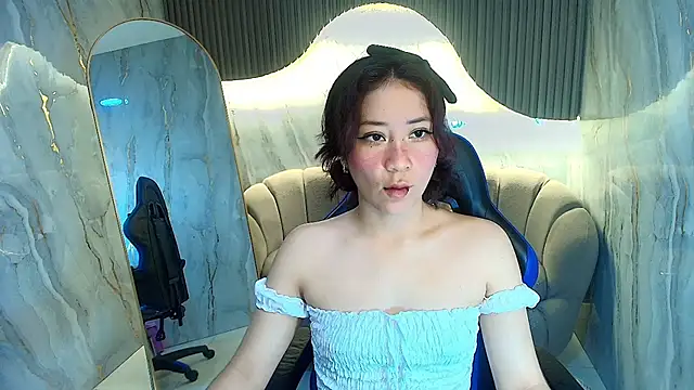 valentina r  online show from 11/28/25, 03:07