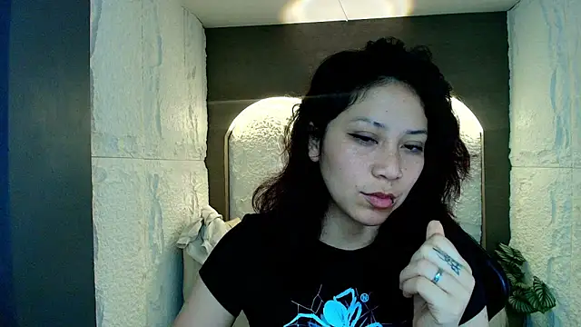 valentina r  online show from 04/02/26, 03:13