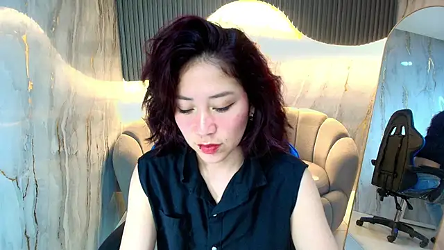 valentina r  online show from 11/13/25, 03:21