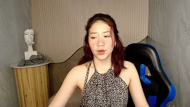 valentina r  online show from 10/09/25, 03:18