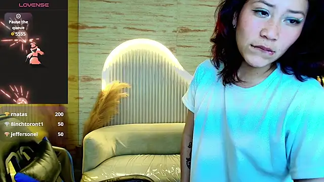 valentina r  online show from 12/14/25, 08:09