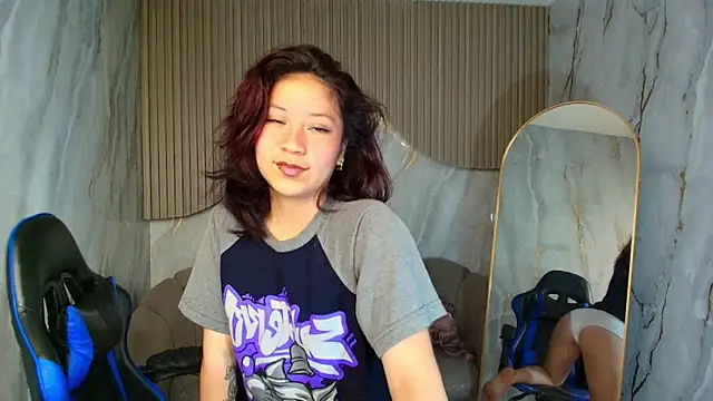 valentina r  online show from 12/19/25, 03:10