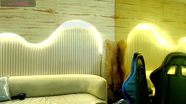 valentina r  online show from 03/27/26, 03:37