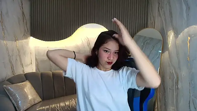 valentina r  online show from 11/15/25, 03:21