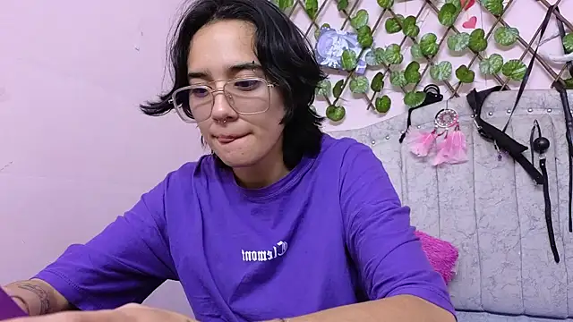 katalinathxandbritney1 online show from 09/24/25, 05:08