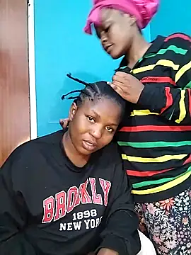 SweetHoney21  online show from 11/28/25, 09:48