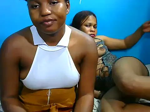 SweetHoney21  online show from 10/07/25, 12:33