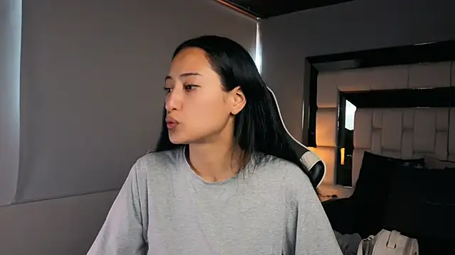 Adhara7 online show from 04/08/26, 08:43