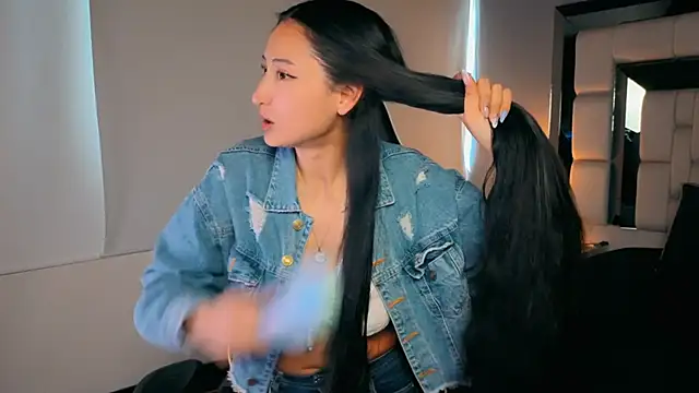 Adhara7 online show from 03/25/26, 07:35