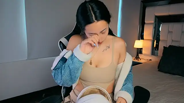 Adhara7 online show from 04/04/26, 07:31