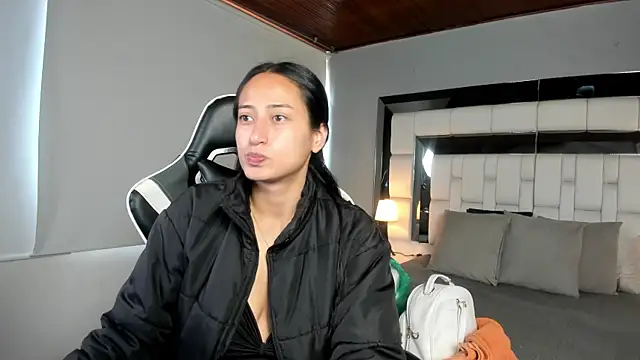 Adhara7 online show from 10/28/25, 07:24