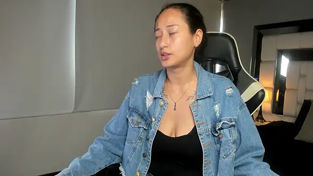 Adhara7 online show from 12/03/25, 07:24