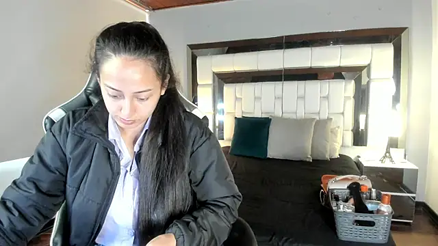 Adhara7 online show from 10/21/25, 06:29