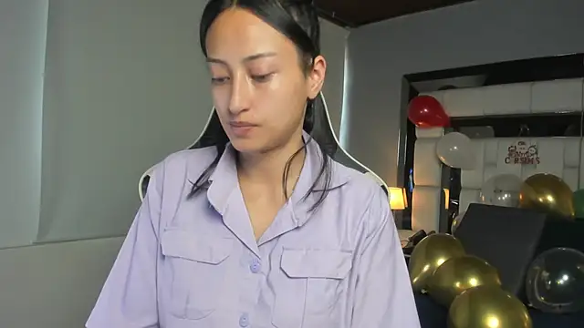 Adhara7 online show from 12/17/25, 09:20