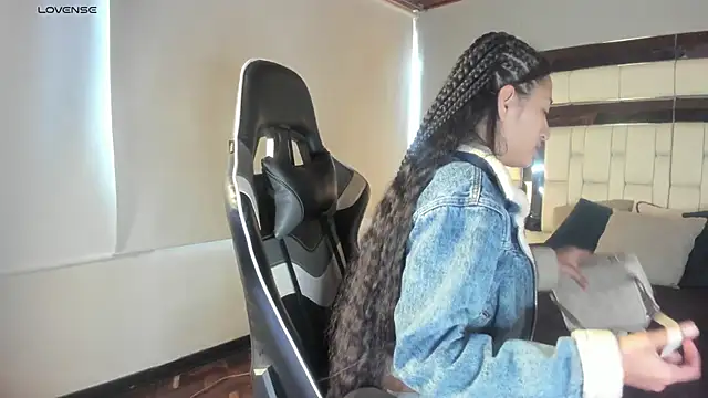 Adhara7 online show from 10/03/25, 08:10