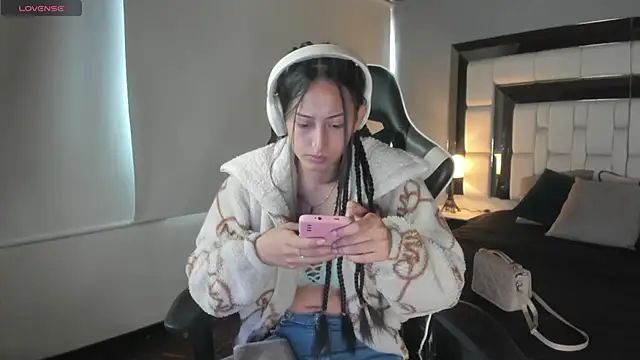 Adhara7 online show from 10/04/25, 06:20