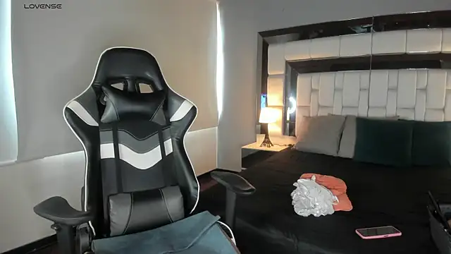 Adhara7 online show from 10/14/25, 07:03