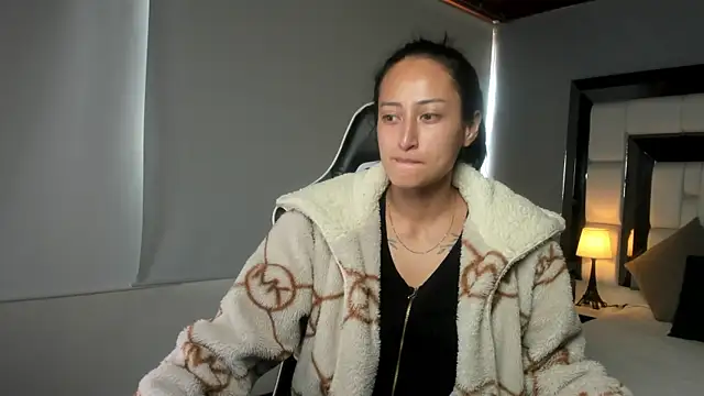 Adhara7 online show from 12/05/25, 07:55