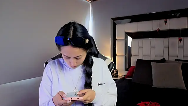 Snapshot of Adhara7 chatting on 02/25/26, 08:19 Adhara7 online show from 02/25/26, 08:19