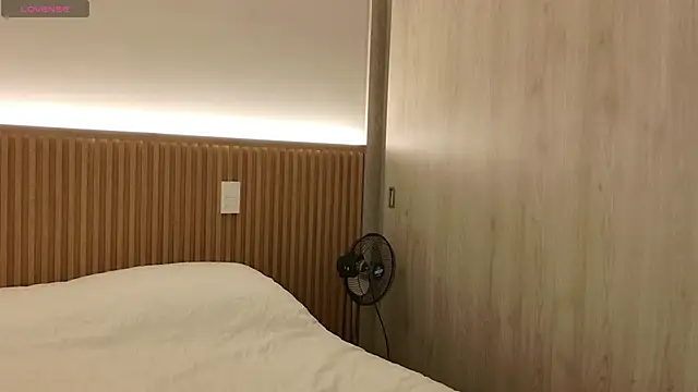 karinasantos  online show from 09/10/25, 12:37