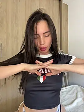 karinasantos  online show from 05/09/26, 03:48