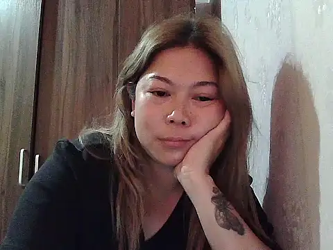 Snapshot of mimi15 chatting on 06/22/26, 08:22 mimi15 online show from 06/22/26, 08:22