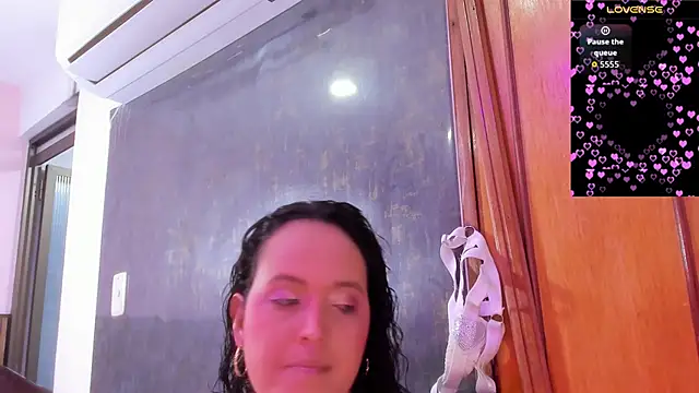 Snapshot of dalia_roses chatting on 05/22/26, 11:58 dalia roses online show from 05/22/26, 11:58