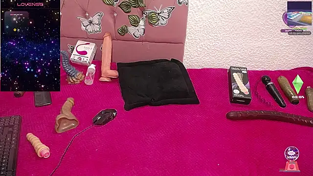 Snapshot of wetmoonhott chatting on 02/17/26, 12:35 wetmoonhott online show from 02/17/26, 12:35