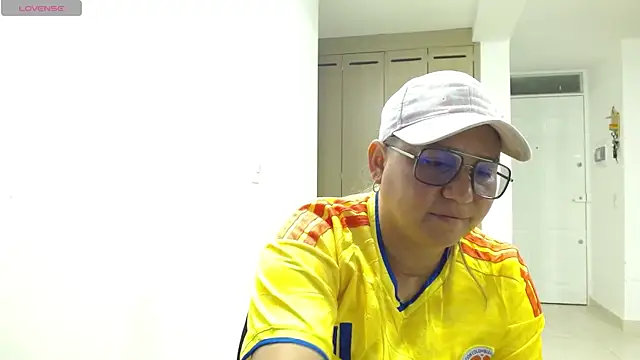 Snapshot of haashkyo chatting on 06/18/26, 05:17 haashkyo online show from 06/18/26, 05:17