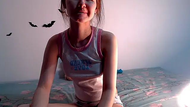 Snapshot of litle_owl chatting on 10/14/25, 10:20 litle owl online show from 10/14/25, 10:20