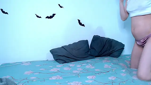 litle owl online show from 11/13/25, 12:03