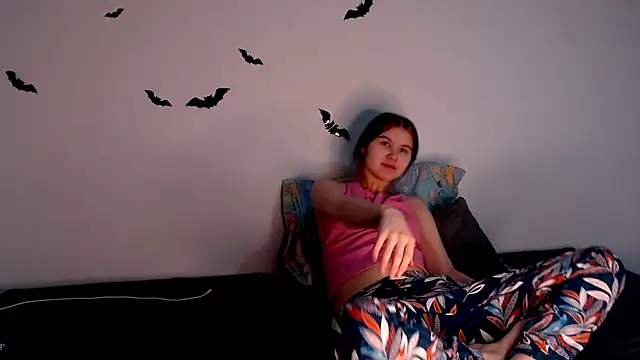 litle owl online show from 11/03/25, 02:53