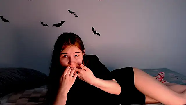 litle owl online show from 10/23/25, 03:43