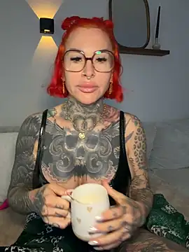 CatCoxx online show from 04/24/26, 05:09