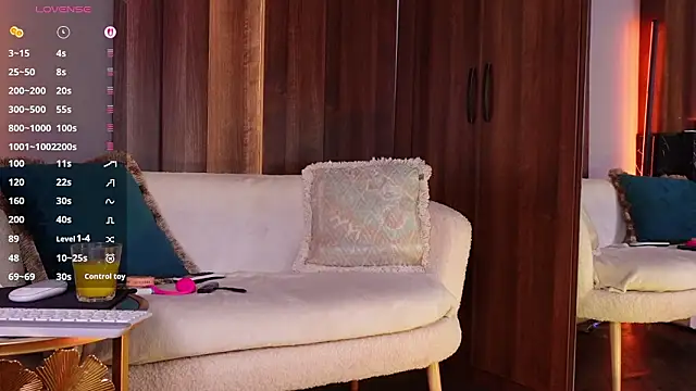 QueenMarX online show from 03/11/26, 08:58