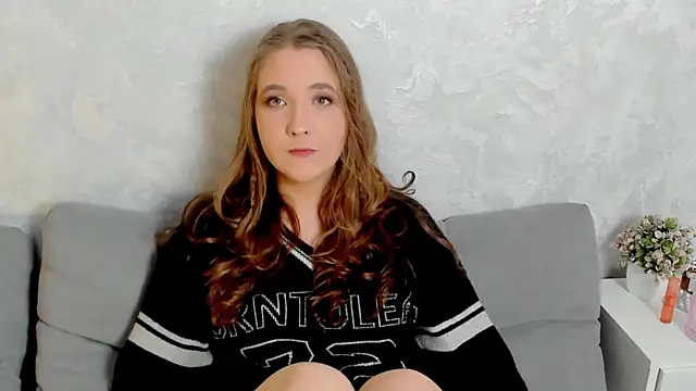 Snapshot of EiraWise chatting on 12/02/25, 01:35 EiraWise online show from 12/02/25, 01:35