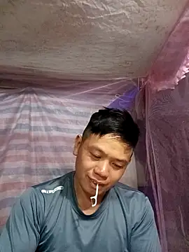 DungLuongg online show from 04/09/26, 02:01