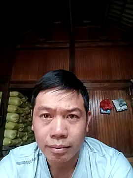 Snapshot of DungLuongg chatting on 10/25/25, 11:49 DungLuongg online show from 10/25/25, 11:49