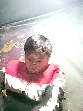 DungLuongg online show from 11/18/25, 02:42