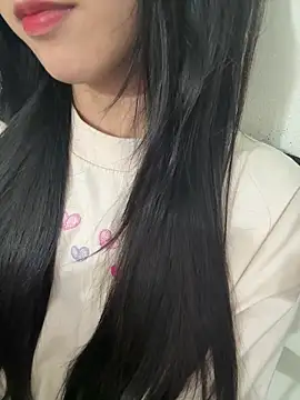 Snapshot of Desi_sara chatting on 10/16/25, 02:58 Desi sara online show from 10/16/25, 02:58