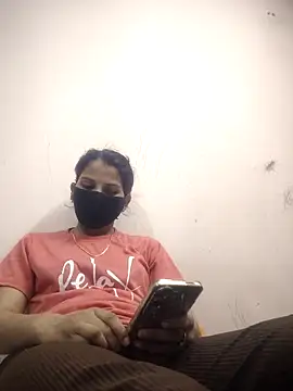 Snapshot of poojam93 chatting on 05/10/26, 01:25 poojam93 online show from 05/10/26, 01:25