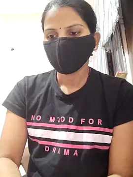 poojam93 online show from 12/15/25, 03:01