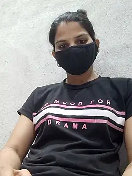 Snapshot of poojam93 chatting on 05/31/26, 03:01 poojam93 online show from 05/31/26, 03:01