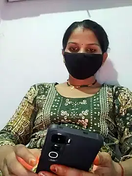 poojam93 online show from 10/18/25, 03:58