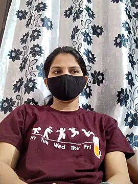 poojam93 online show from 04/07/26, 02:13